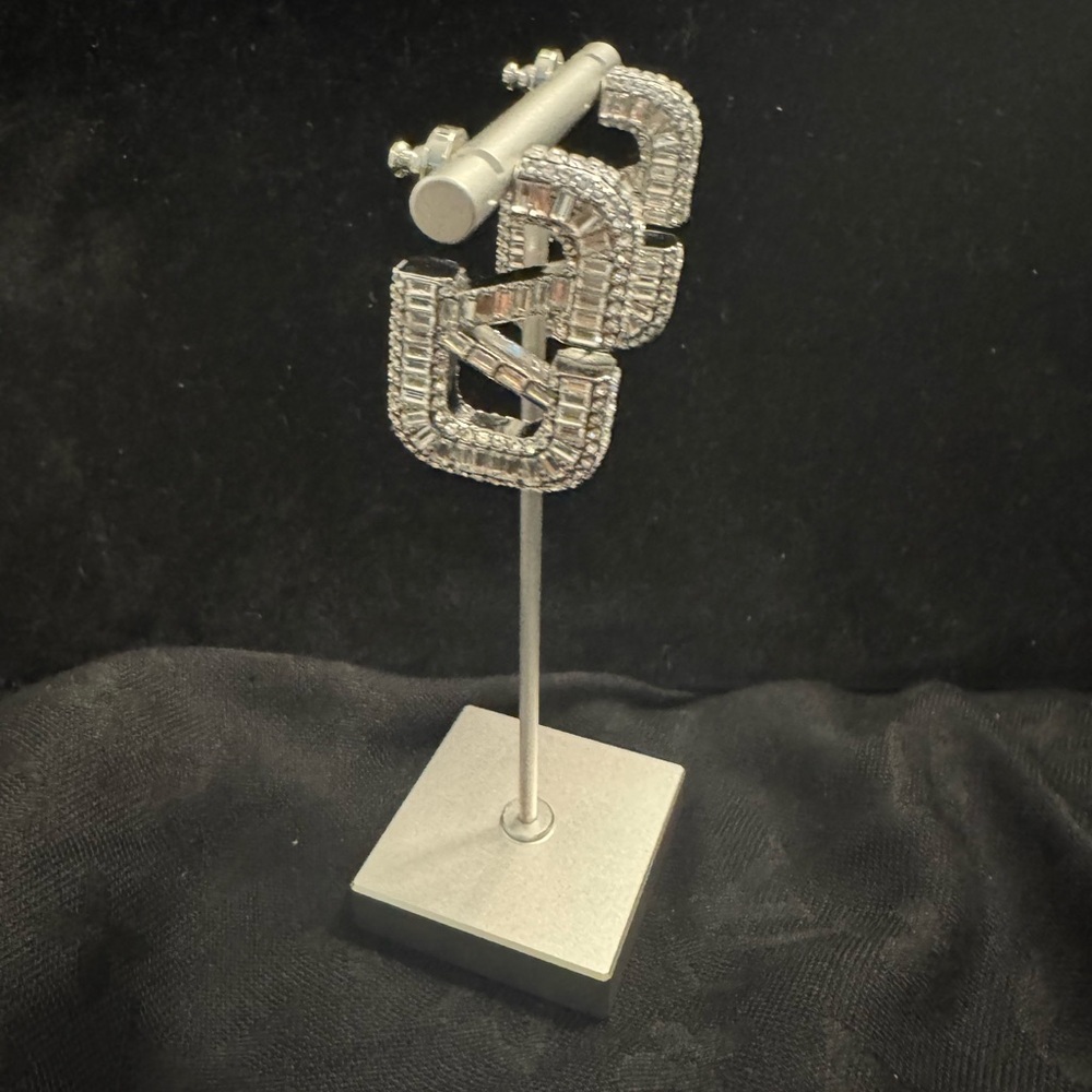 Valentino V Logo Silver Crystal Baguette Earrings - Picture 5 of 7